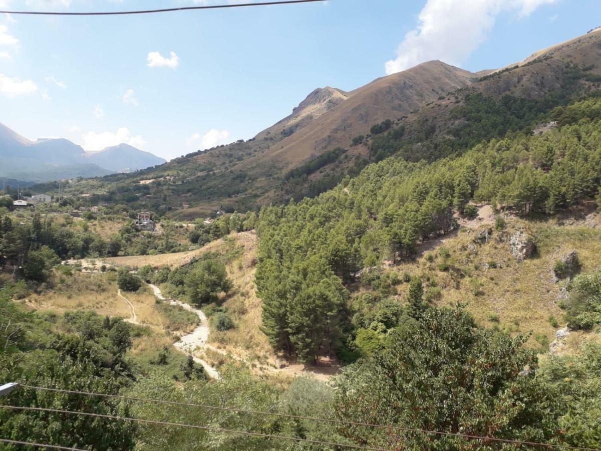 Al Belvedere Isnello Bagian luar foto